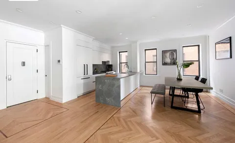$1,280,000 | 24-39 38th Street, Unit B10B9 | Astoria