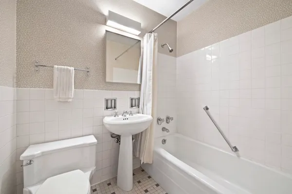 $3,385,000 | 650 Park Avenue, Unit 18C | Lenox Hill