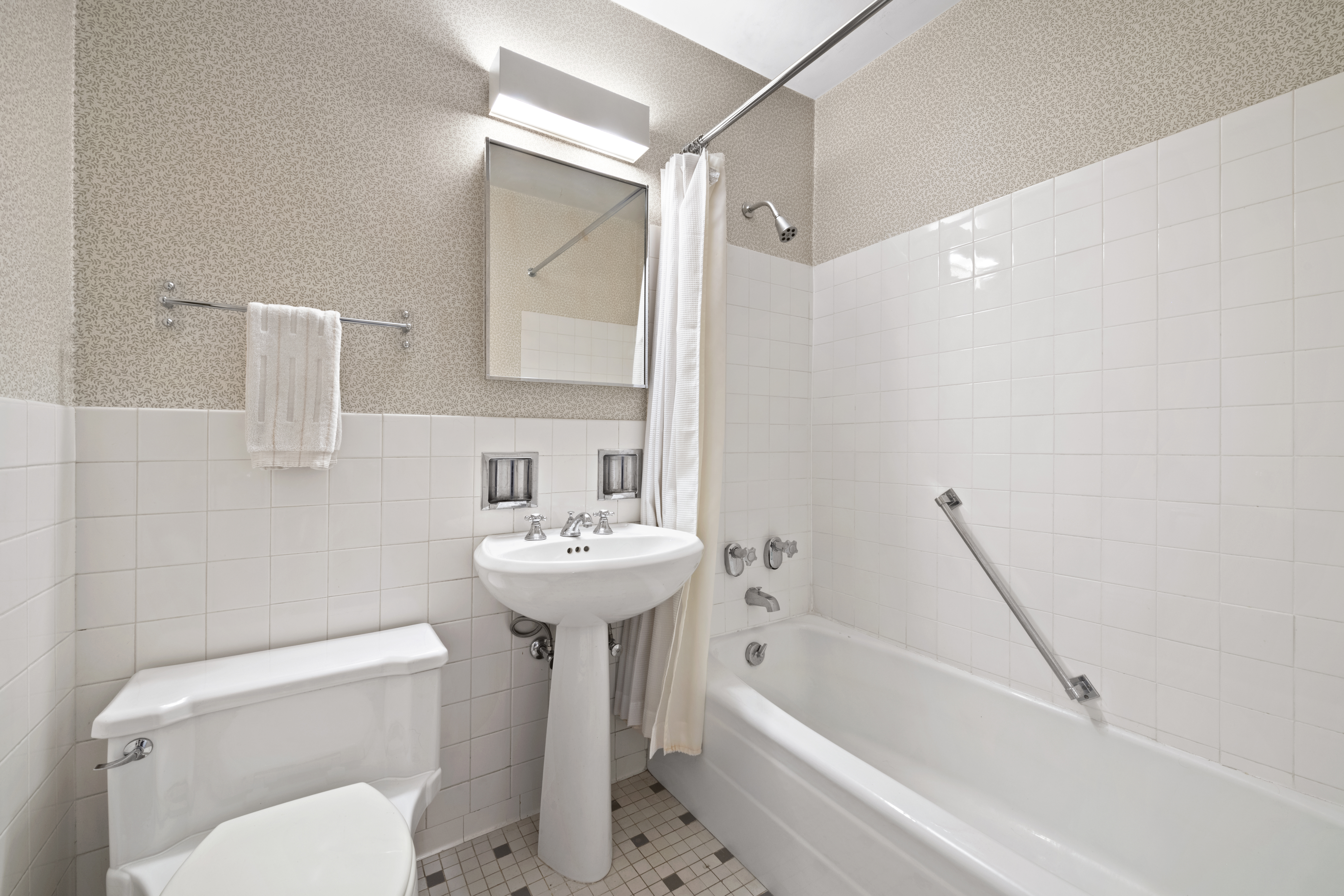 650 Park Avenue, Unit 18C Manhattan, NY 10065 - Photo 21 of 29