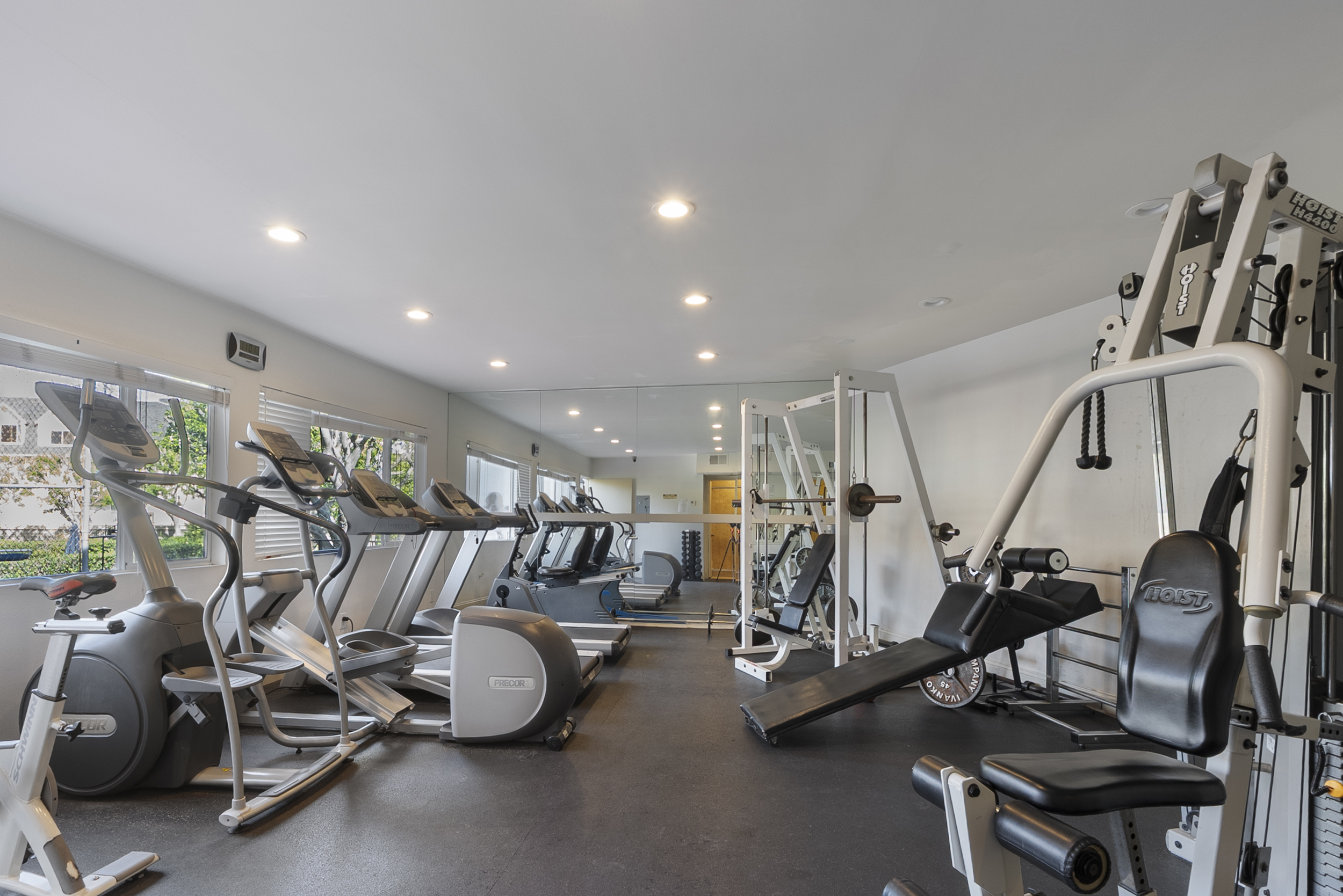 2385 Roscomare Road, Unit E17 Los Angeles, CA 90077 - Photo 21 of 23