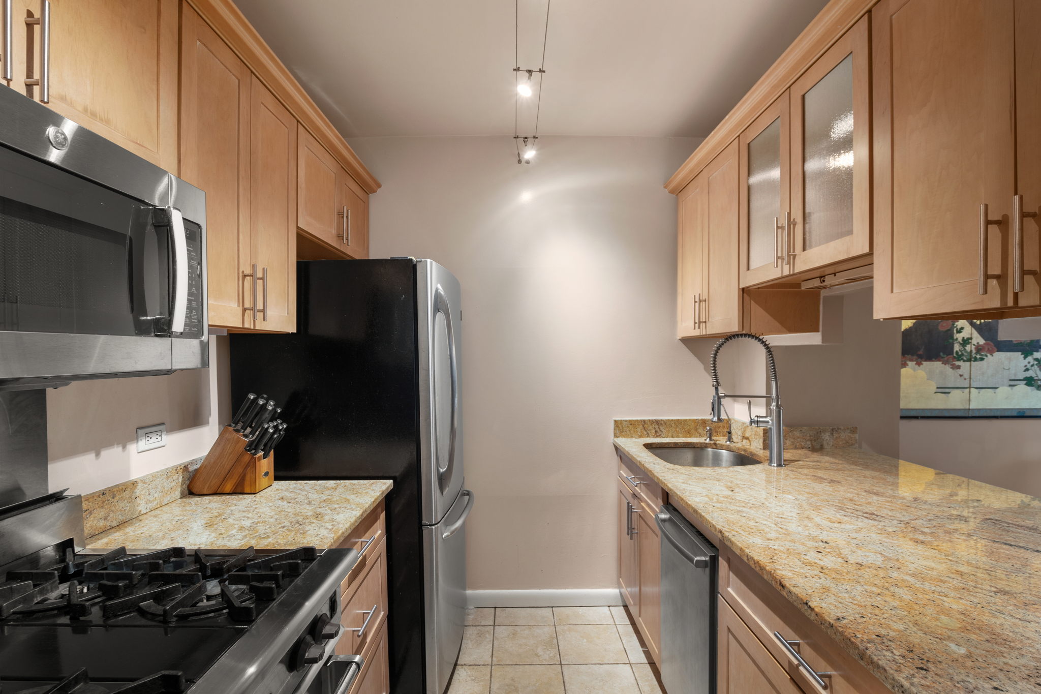 225 West 83rd Street, Unit 11L Manhattan, NY 10024 - Photo 4 of 12