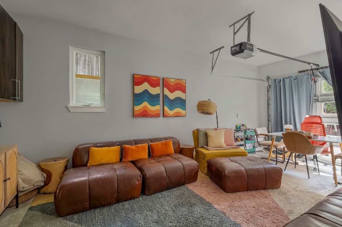 2812 Oak Springs Drive, Unit 2 Austin, TX 78702 - Photo 38 of 40