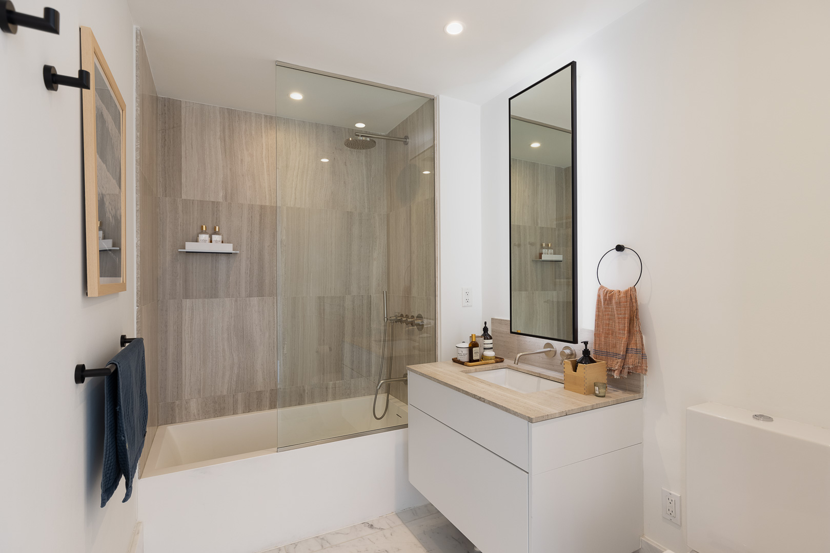 429 Kent Avenue, Unit 805 Brooklyn, NY 11249 - Photo 9 of 18