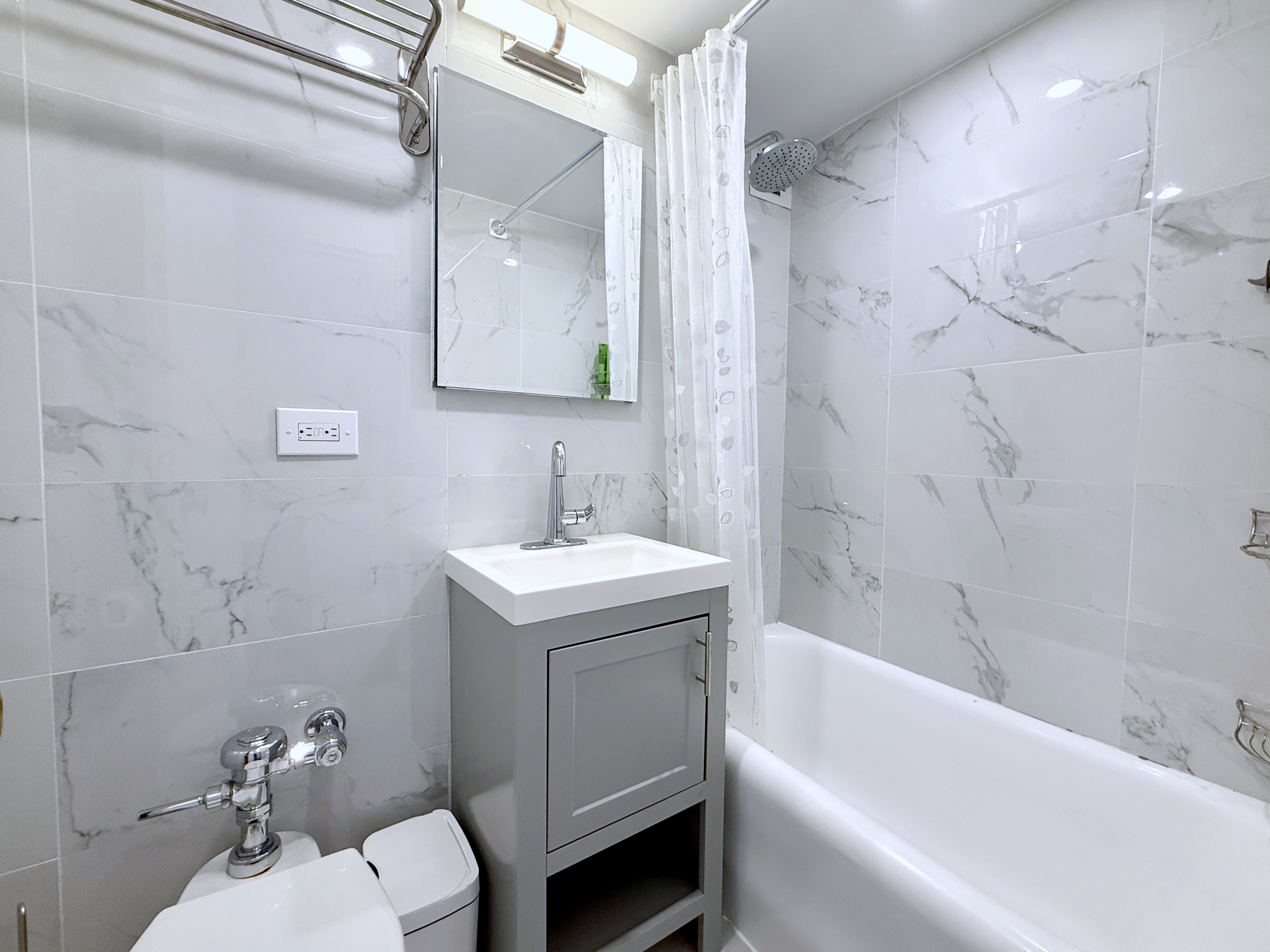 25 Tudor City Place, Unit 1502 Manhattan, NY 10017 - Photo 6 of 11