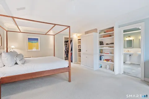 $2,698,000 | 135 Comstock Hill Road, New Canaan, CT 06840