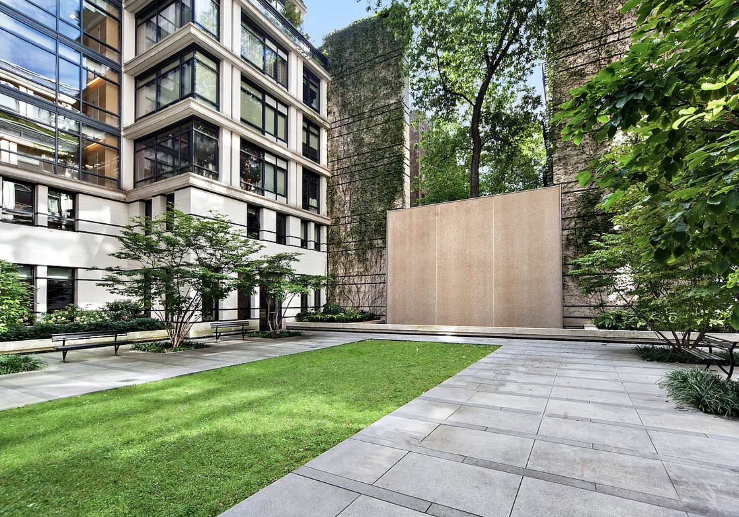 170 East End Avenue, Unit 7A Manhattan, NY 10128 - Photo 29 of 35 a building view with sitting space and garden view