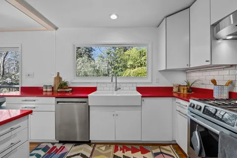 $1,050,000 | 1709 Curtis Road, Chapel Hill, NC 27514