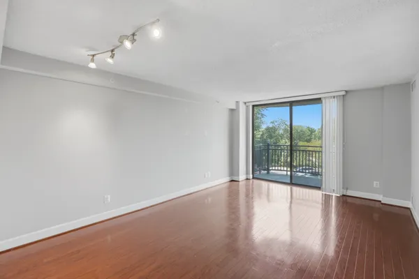 $2,400 | 3401 38th Street Northwest, Unit 314, Washington, DC 20016