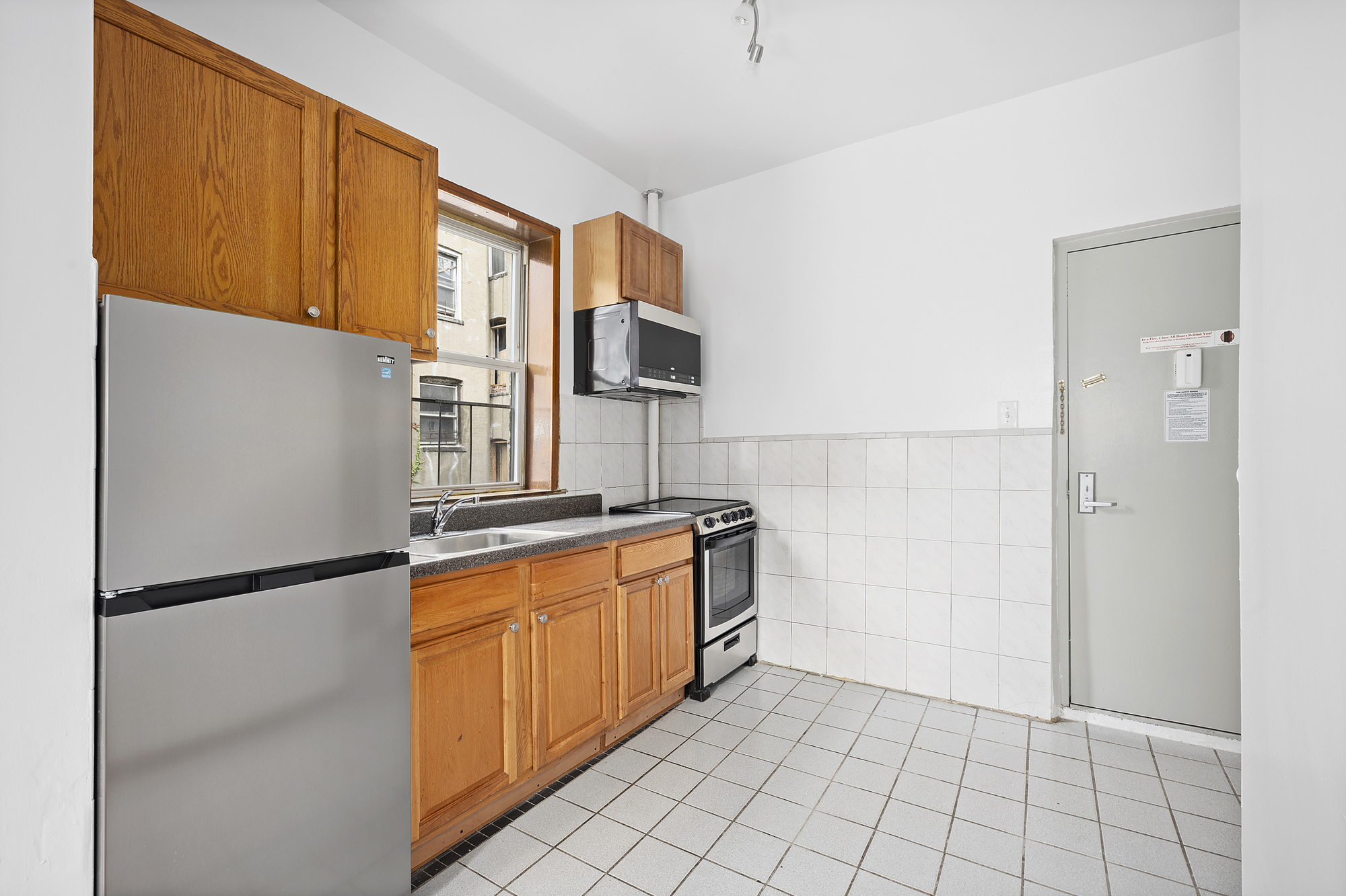 326 East 11th Street, Unit 8 Manhattan, NY 10003 - Photo 3 of 7
