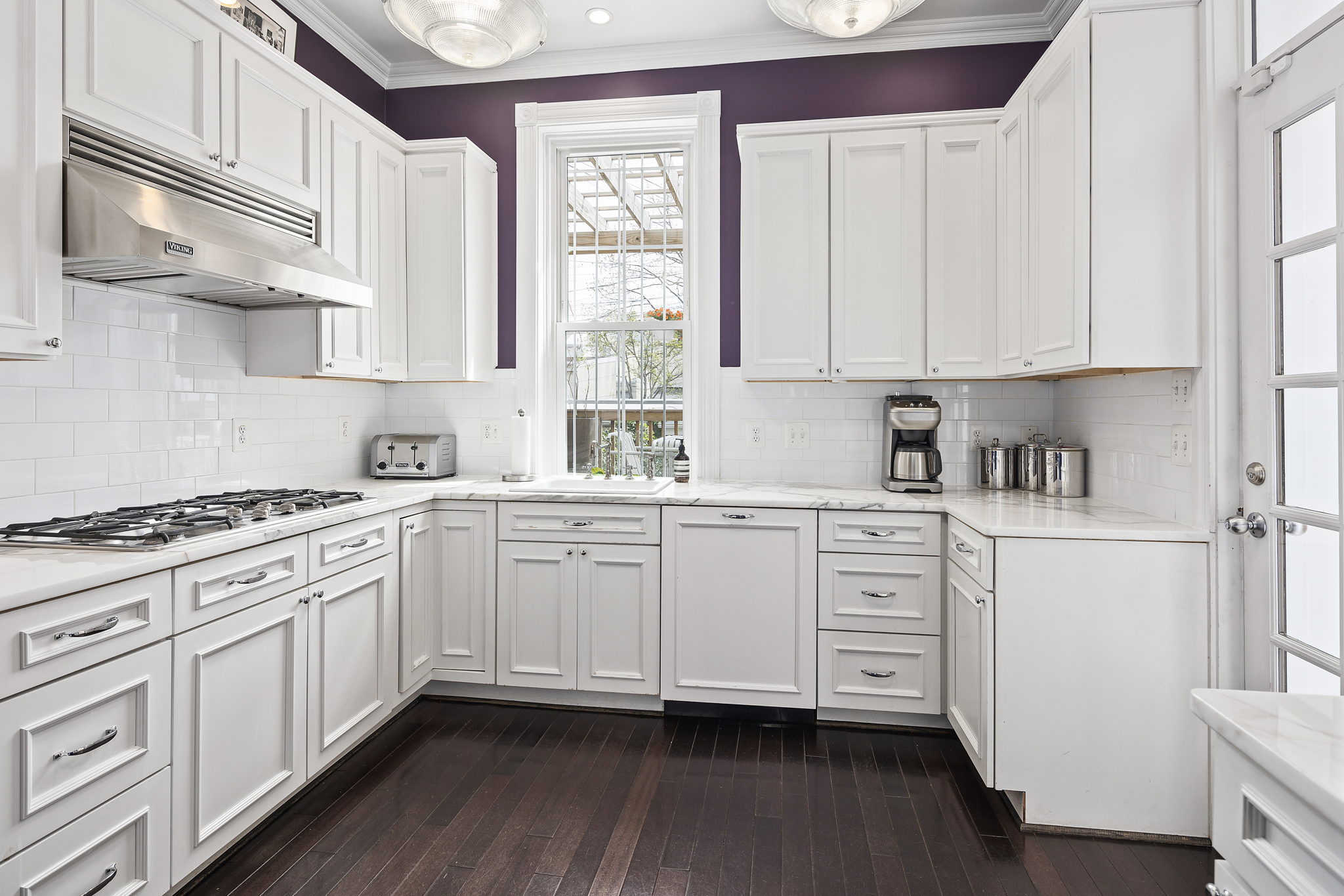 412 10th Street Southeast Washington, DC 20003 - Photo 10 of 34