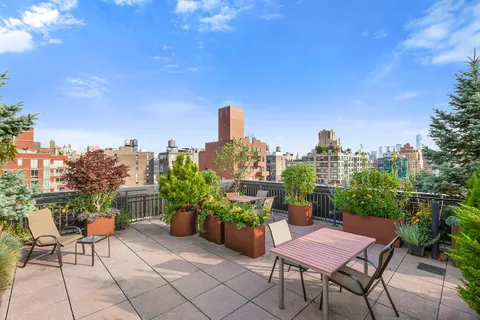 $469,000 | 201 West 21st Street, Unit 9A | Chelsea