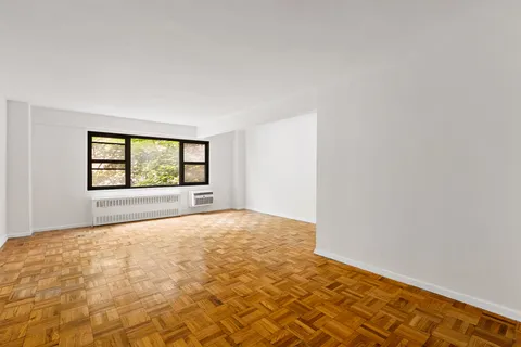 $545,000 | 335 East 51st Street, Unit 3H | Midtown East