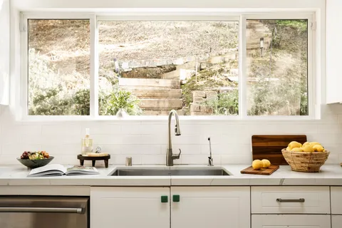 $2,849,000 | 11202 Canton Drive, Studio City, CA 91604