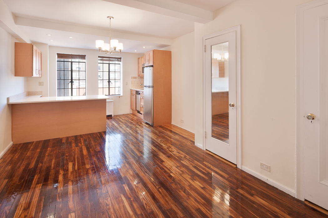 45 Tudor City Place, Unit 702 Manhattan, NY 10017 - Photo 1 of 7