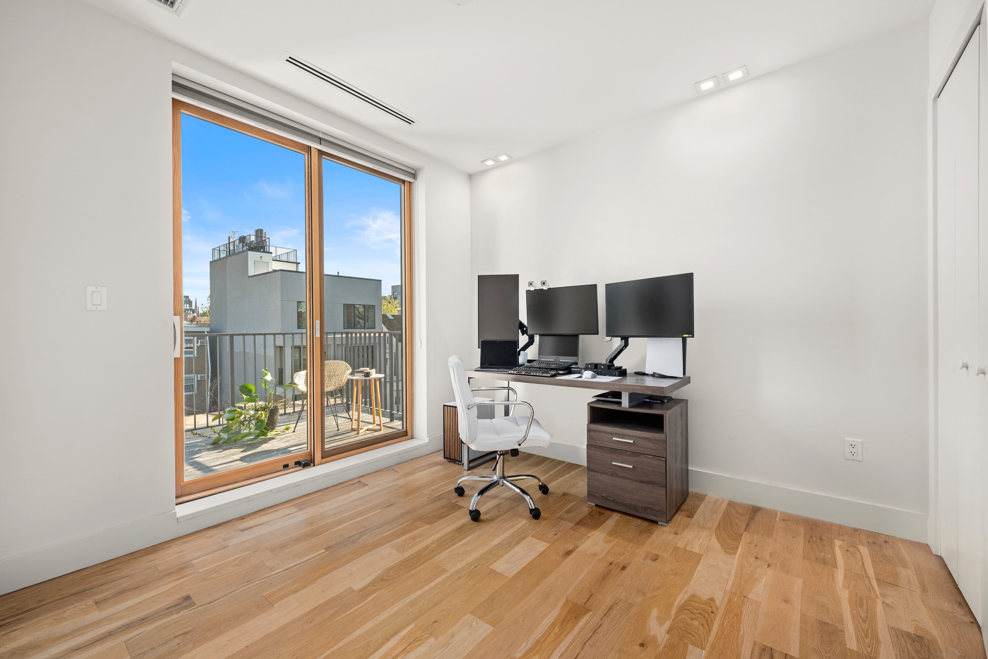 196 Devoe Street, Unit 4R Brooklyn, NY 11211 - Photo 7 of 12