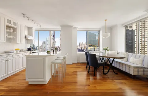 $1,200,000 | 61 West 62nd Street, Unit 20D | Upper West Side