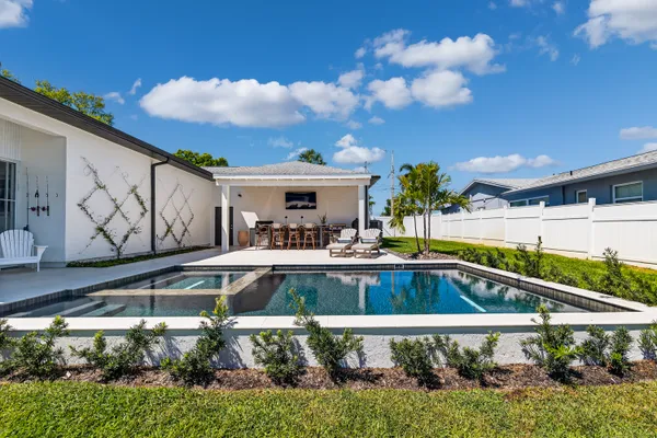 $1,475,000 | 4091 13th Way Northeast, St. Petersburg, FL 33703