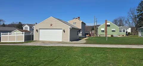 $315,000 | 215 McKim Street, Zelienople, PA 16063