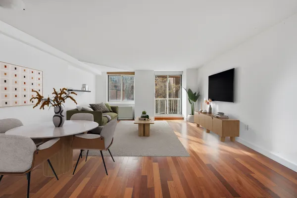 $4,350 | 206 East 95th Street, Unit 6B | Upper East Side