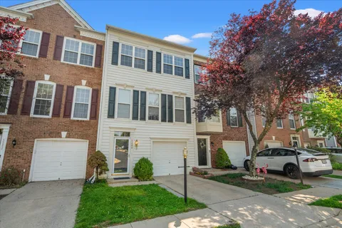 $719,000 | 5280 Kestrel Crossing Drive, Alexandria, VA 22312