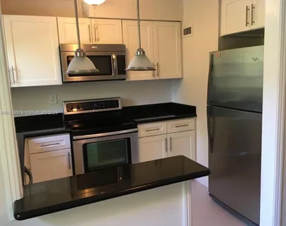 $350,000 | 5605 Southwest 80th Street, Unit 10D, Miami, FL 33143