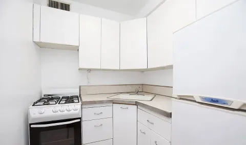 $525,000 | 321 East 48th Street, Unit 8E | Midtown East