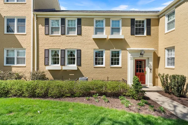 $326,999 | 6602 10th Street, Unit A1, Alexandria, VA 22307