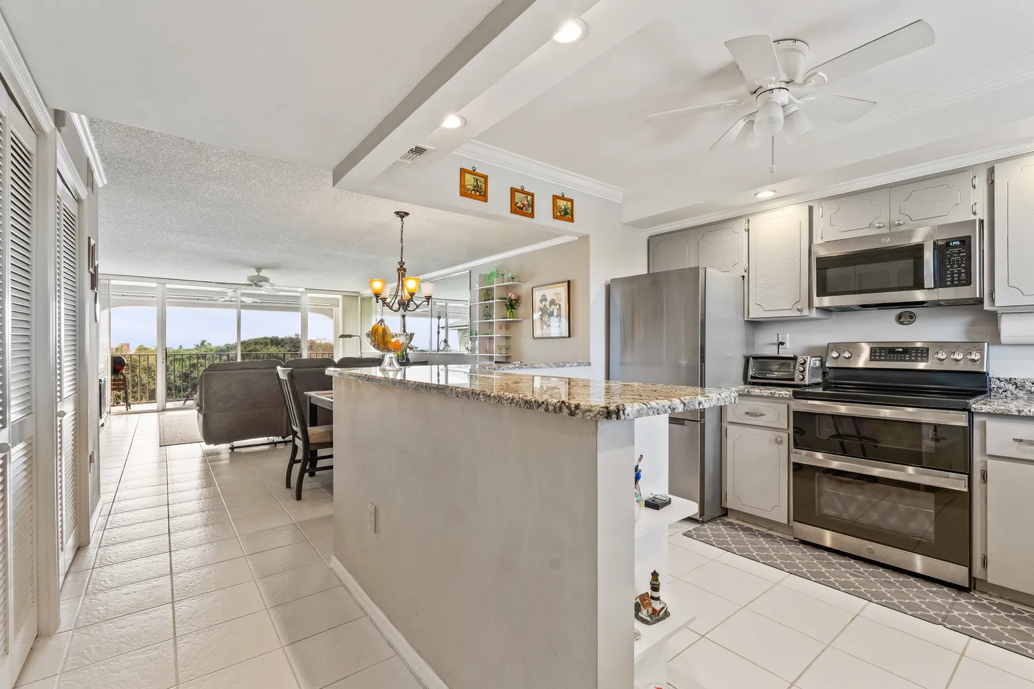 $350,000 | 5300 Highway A1A, Unit 401, Vero Beach, FL 32963