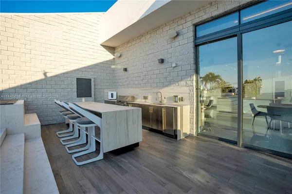 $5,799,900 | 88 Southwest 7th Street, Unit PH4303, Miami, FL 33130