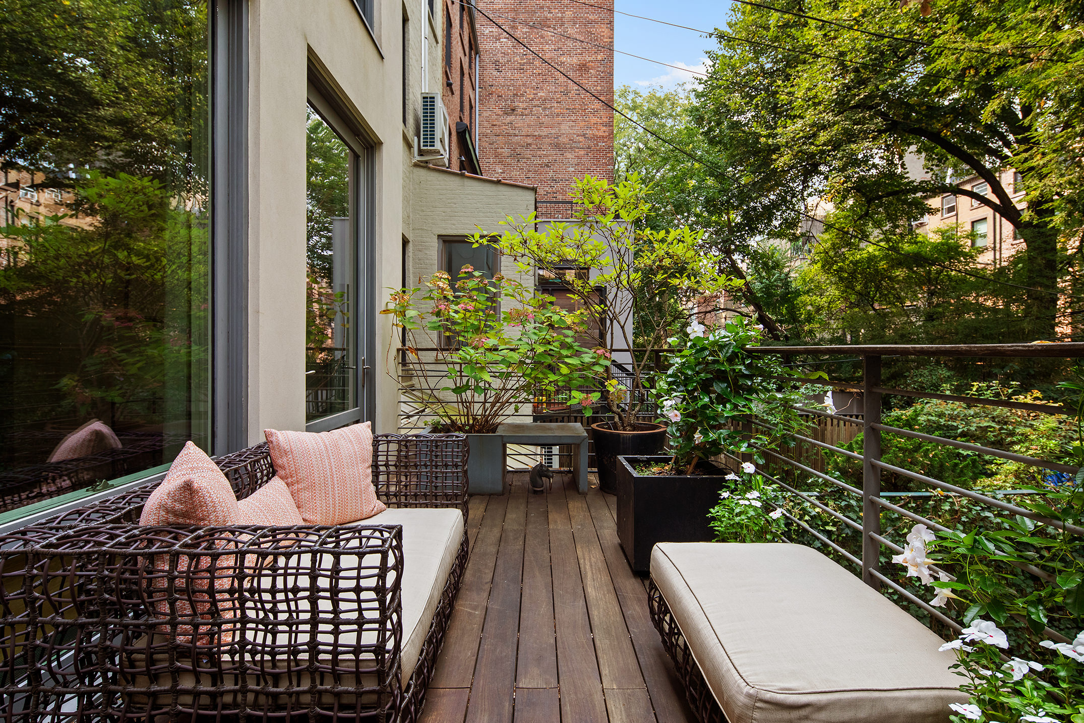 12 Sidney Place Brooklyn, NY 11201 - Photo 10 of 36 a view of balcony with furniture
