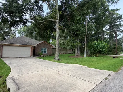 $299,000 | 511 Springwood Drive, Conroe, TX 77385