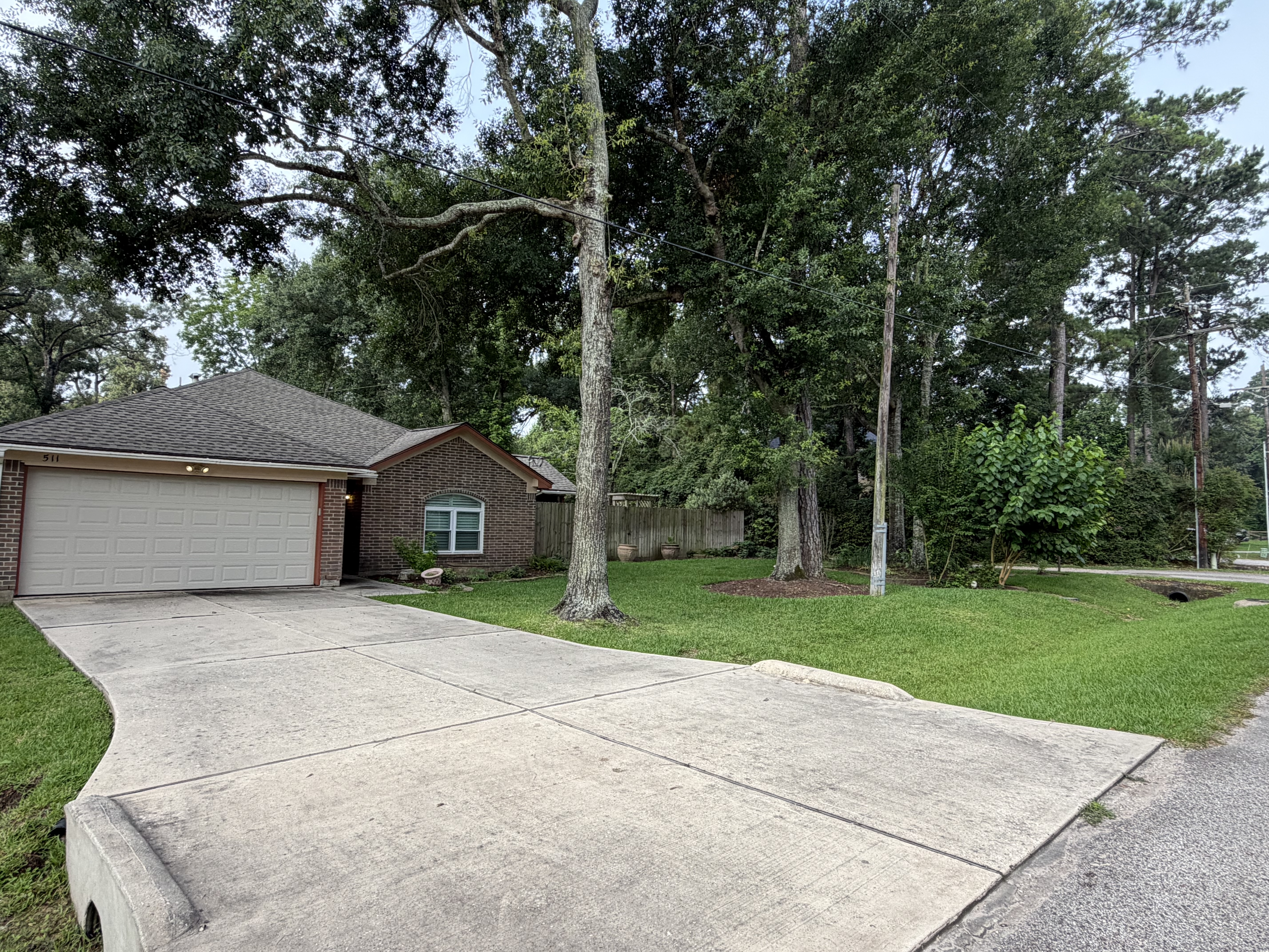 511 Springwood Drive Conroe, TX 77385 - Photo 3 of 11