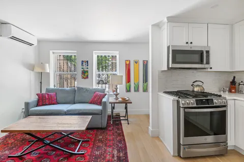 $2,500 | 5 Hampton Place, Unit 1 | Crown Heights