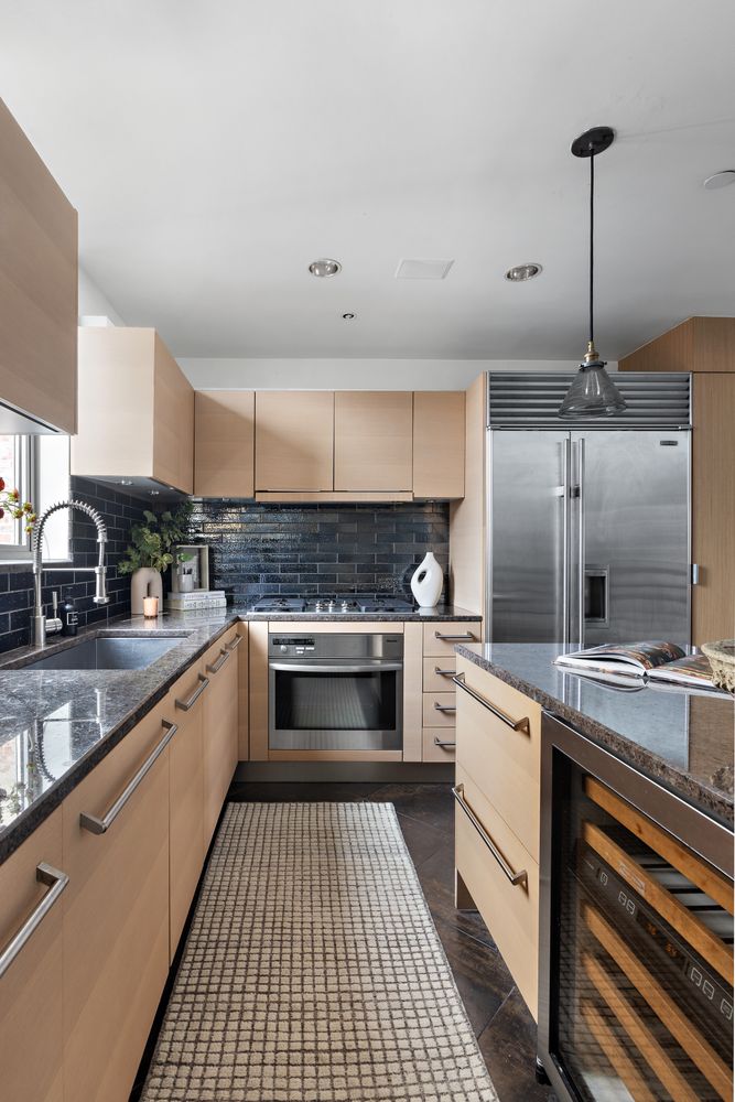 $2,800,000 | 136 West 17th Street, Unit PHB | Chelsea