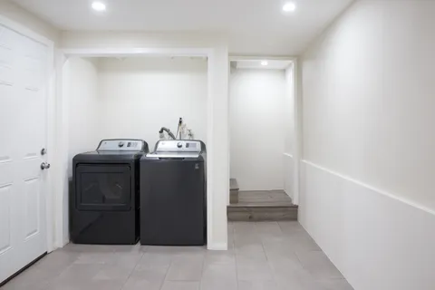 $450,000 | 14018 Vanowen St Street, Unit 7, Van Nuys, CA 91405