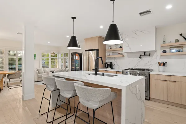 $1,649,000 | 5758 Tobias Avenue, Sherman Oaks, CA 91411