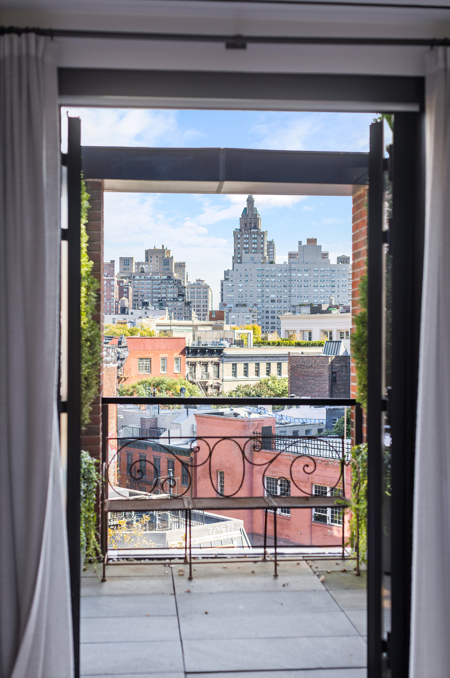 175 West 10th Street, Unit PH Manhattan, NY 10014 - Photo 12 of 31