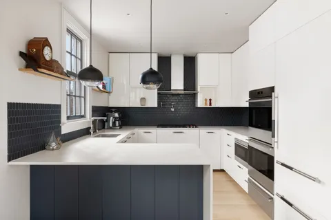$5,350,000 | 72 Poplar Street, Unit PH | Brooklyn Heights