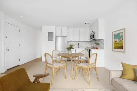 $8,520 | 306 Court Street, Unit 2F | Carroll Gardens