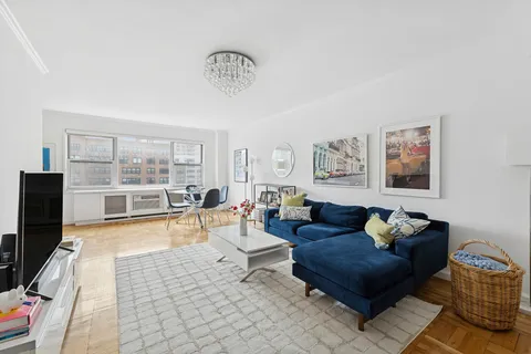 $615,000 | 311 East 71st Street, Unit 10F | Lenox Hill