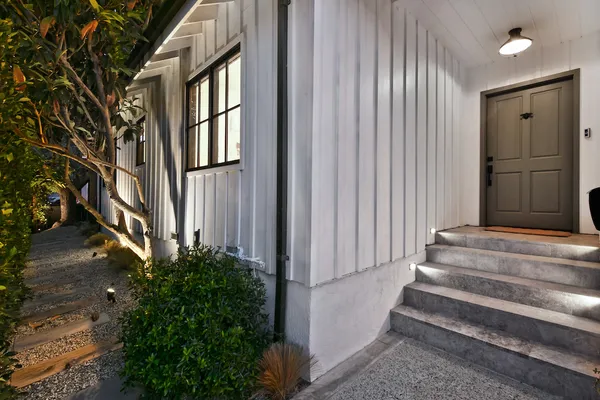 $3,350,000 | 3721 Woodcliff Road, Sherman Oaks, CA 91403