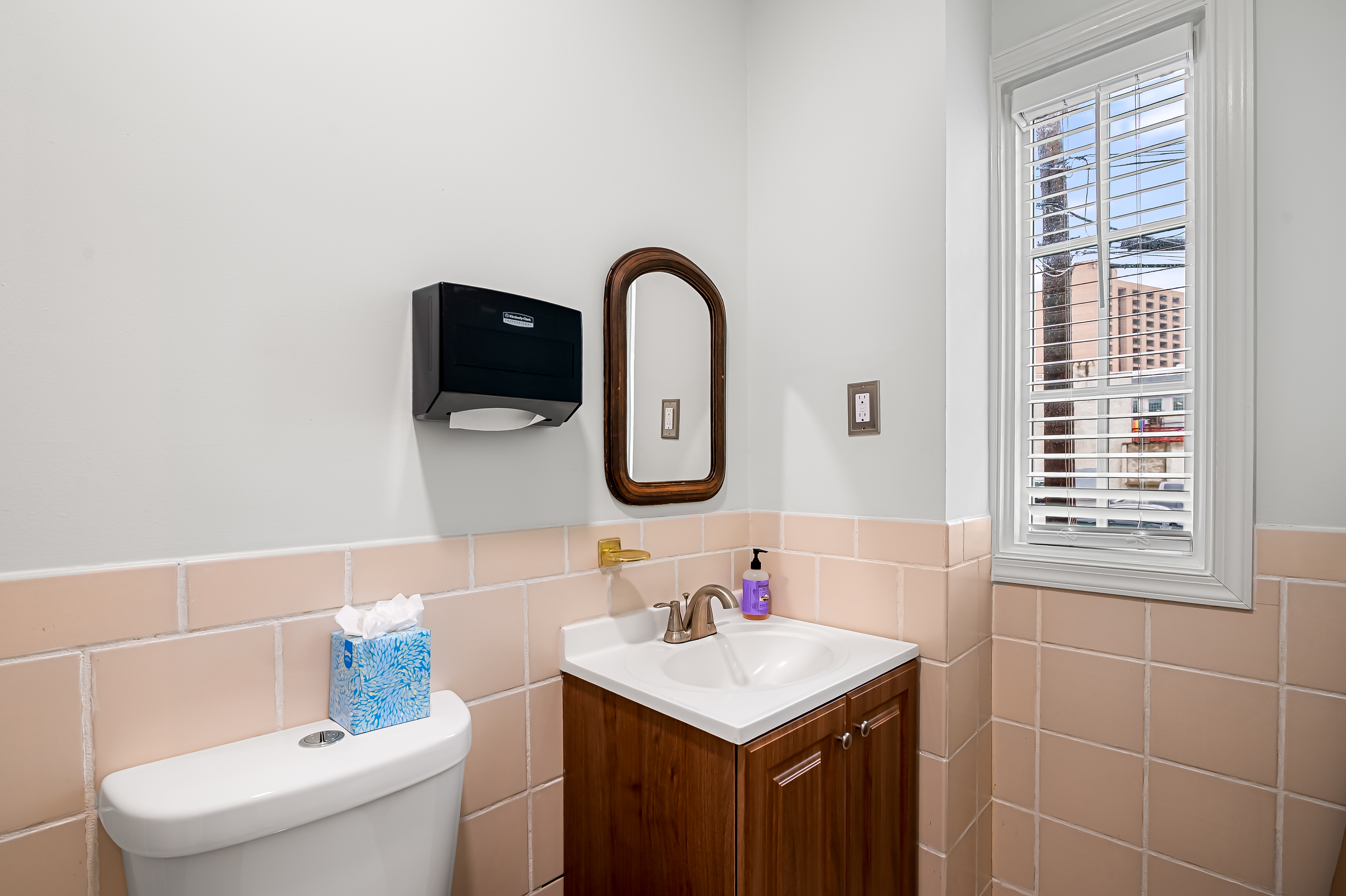 16 West Read Street Baltimore, MD 21201 - Photo 17 of 71