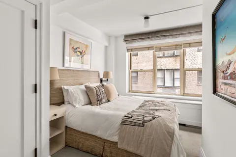 $1,525,000 | 400 East 52nd Street, Unit 3J | Midtown East