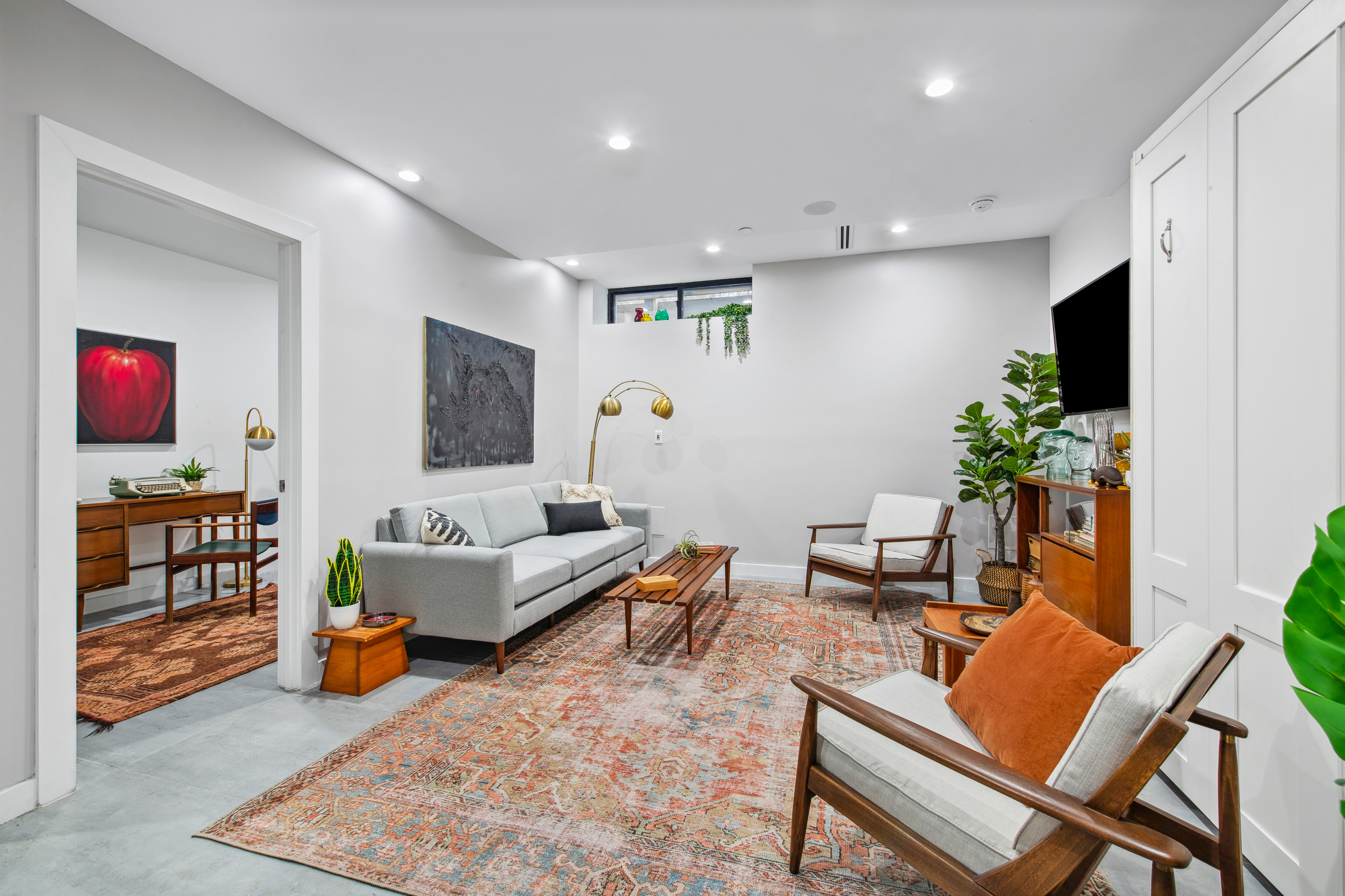 135 Johnson Avenue, Unit 1 Brooklyn, NY 11206 - Photo 5 of 9