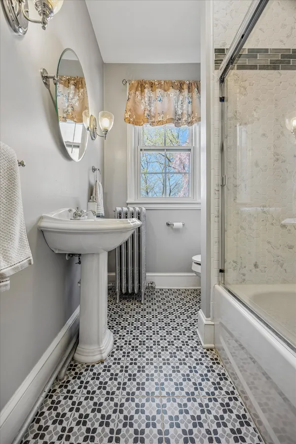 $1,425,000 | 917 Dekalb Pike, Ambler, PA 19002