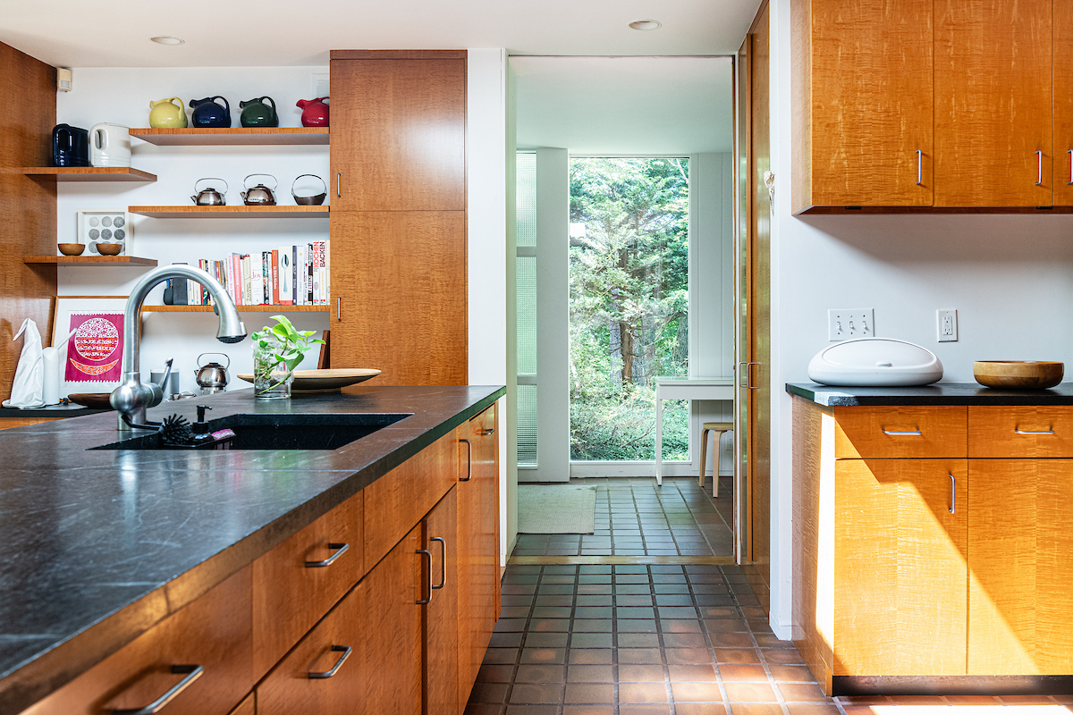 32 Tower Road Lincoln, MA 01773 - Photo 18 of 48 Gallery Image 18