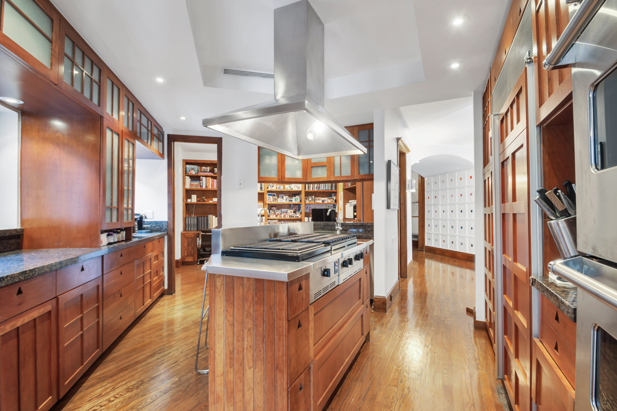 157 East 81st Street, Unit 8 Manhattan, NY 10028 - Photo 7 of 19