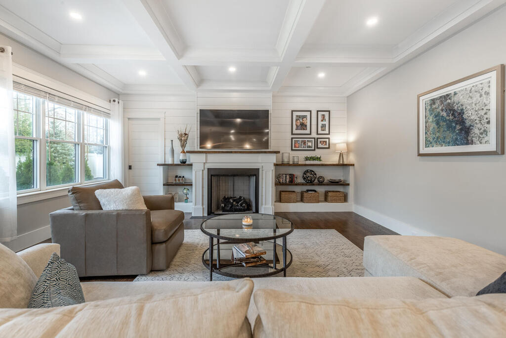 64 Valley View Road Waltham, MA 02452 - Photo 13 of 49