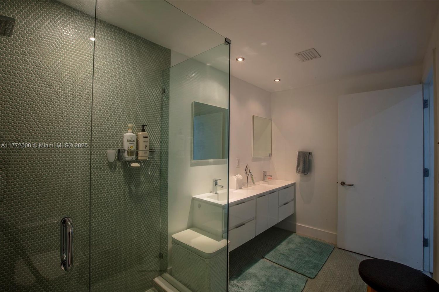 3131 Northeast 188th Street, Unit 21002 Aventura, FL 33180 - Photo 18 of 26