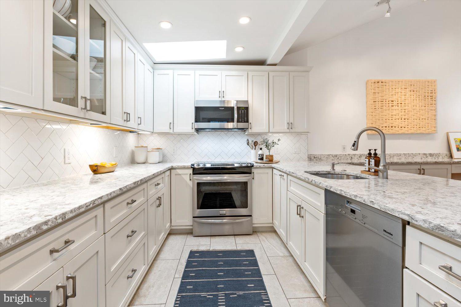 203 9th Street Southeast Washington, DC 20003 - Photo 13 of 47